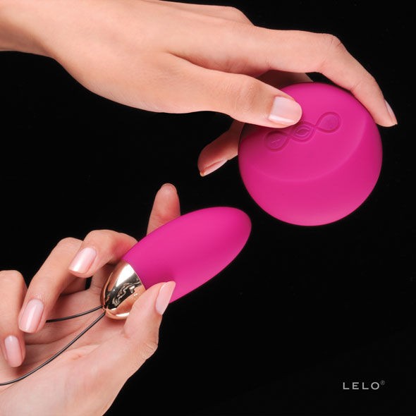 D-195035 LELO - LYLA 2 VIBRATING EGG-MASSAGER CERISE